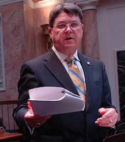 Stumbo appoints legislative panel to investigate Bevin’s ‘potential illegal actions’: gov. strikes back