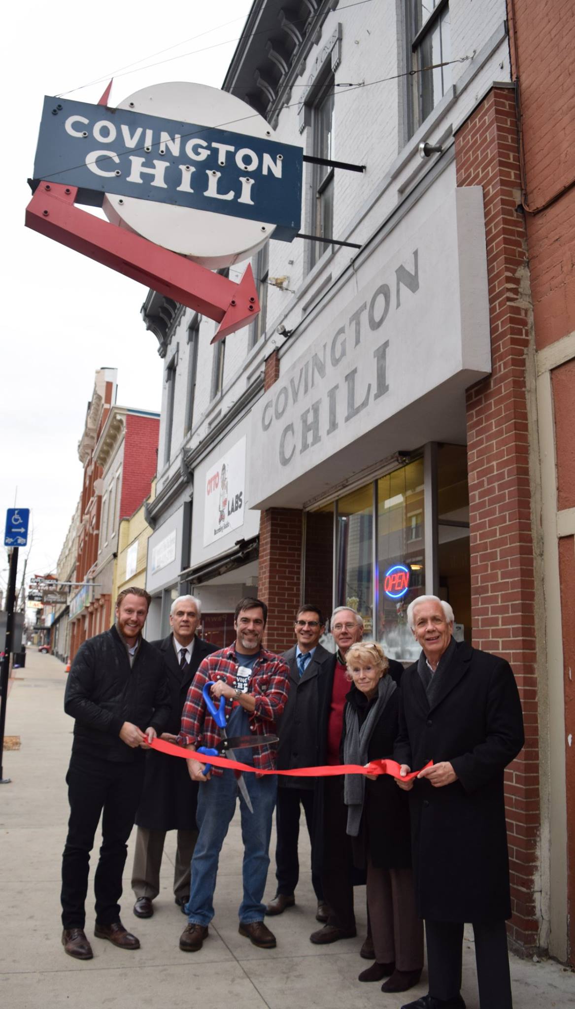 Ribbon-cutting at Covington Chili 