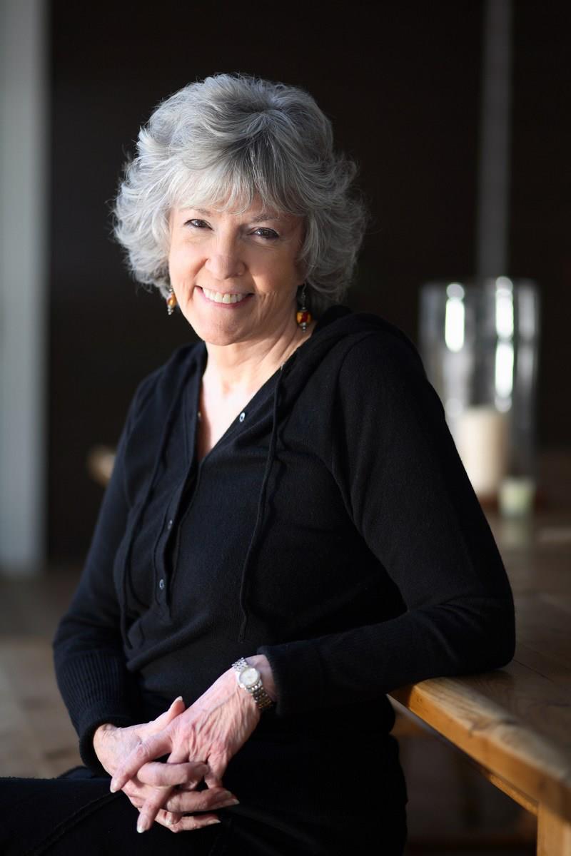 Sue Grafton, Kentucky-born mystery novelist, dies in California of cancer; the alphabet now ends in ‘Y’