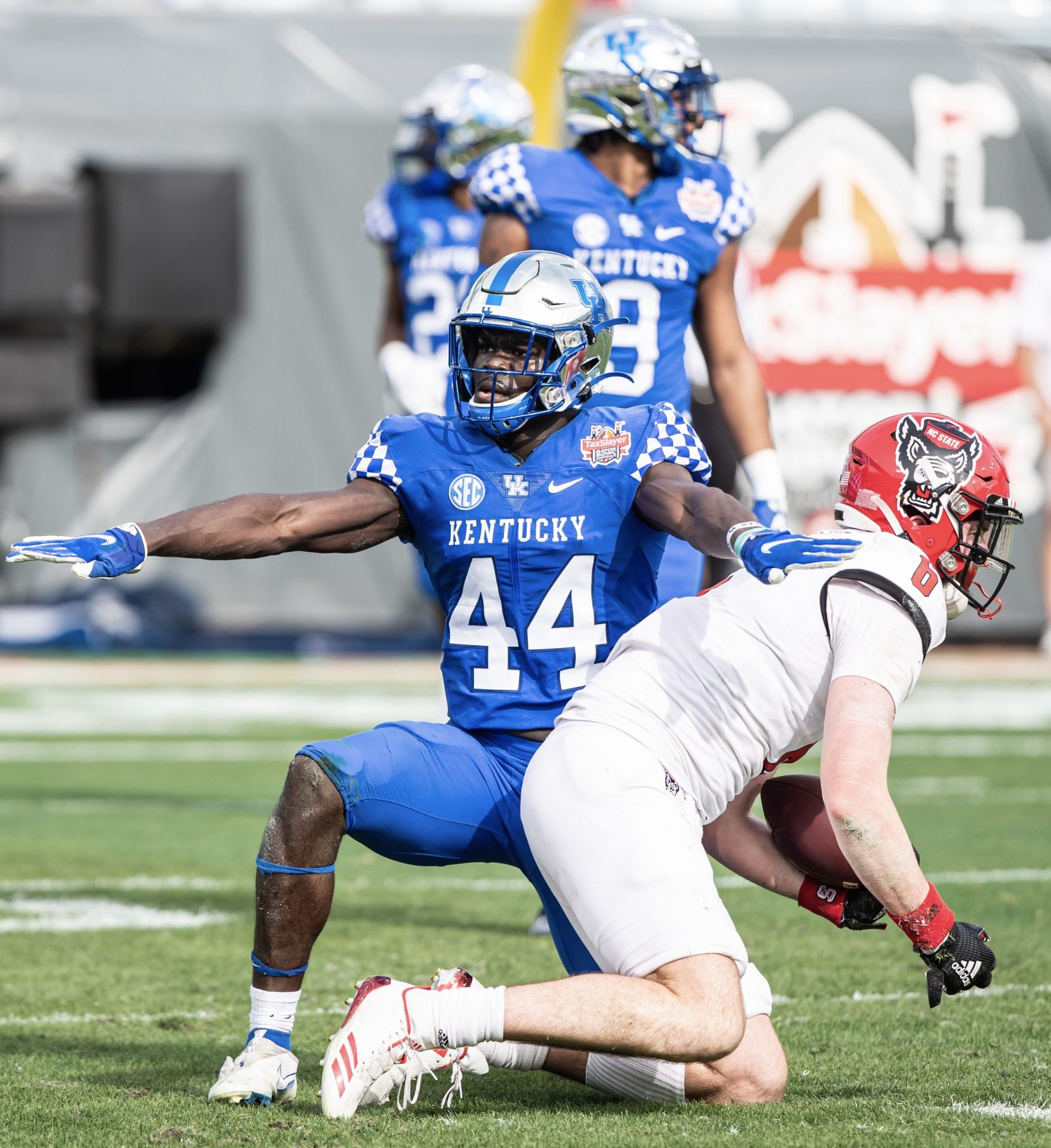 Kentucky edges North Carolina State in TaxSlayer Gator Bowl for third straight postseason victory
