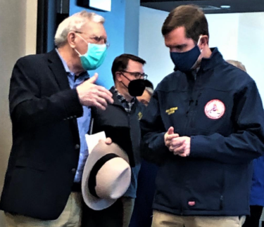 Gov. Beshear visits Covington regional vaccination center, praises work of “heroic’ health-care workers