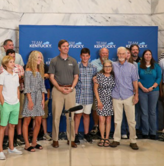 New Kentucky millionaire, five students with full college scholarships win ‘Shot at a Million’ contest