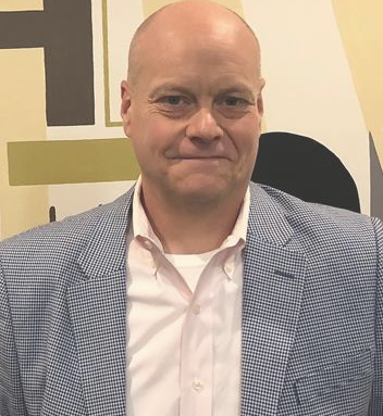 Ken Smith named city manager of Covington, as commissioners vote to move him from interim status