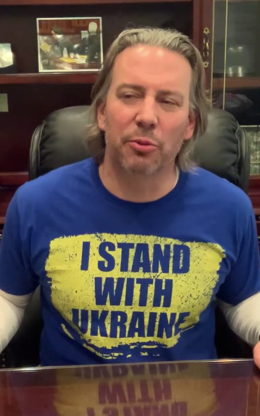 Ben Dusing, under ‘suspension’ from law, has time on hands, heading to Poland to help Ukraine refugees