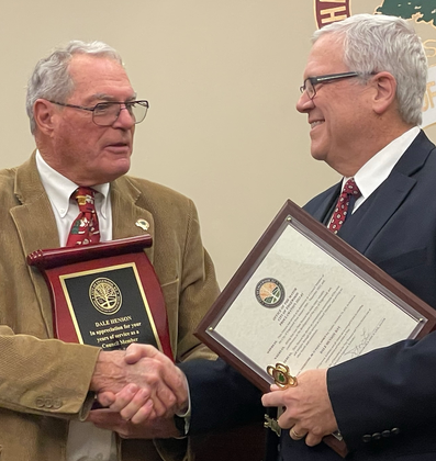 Edgewood says goodbye to City Council member Dale Henson, recognizes his 28 years service