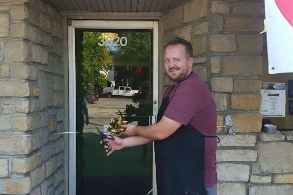 Bard’s Burgers introduces library-themed drink to honor role of KCPL in restaurant’s beginnings