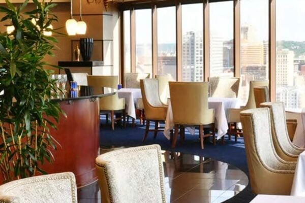 Metropolitan Club closes doors after 35 years at top of RiverCenter, brings era to an end