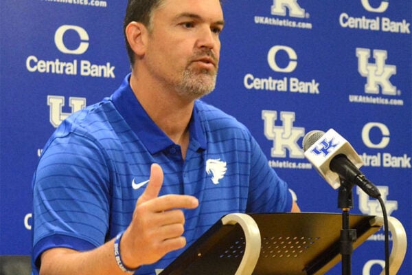 Kentucky defensive coordinator Brad White inspires Wildcat defense with video of singer Jelly Roll