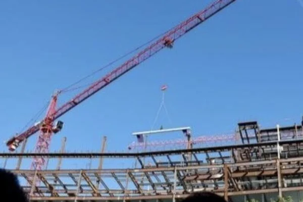 UK holds topping out cememony for Rankin Health Education Building, touts service to state
