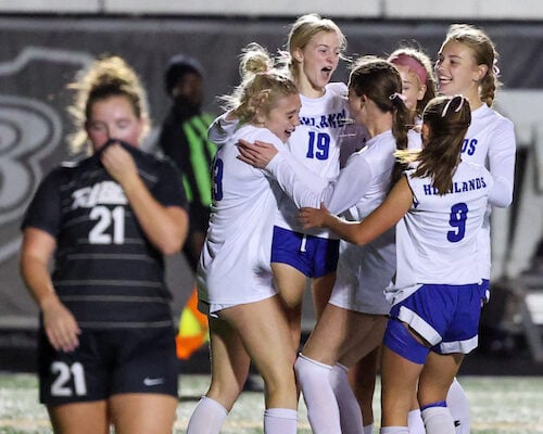 Soccer state playoffs: Highlands girls upset state’s top-ranked team; CovCath boys win in penalty kick shootout