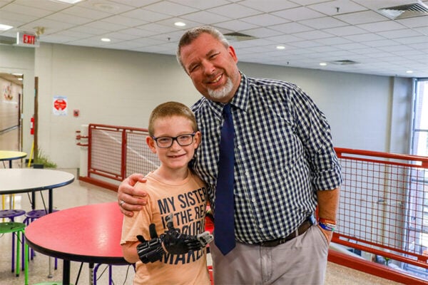 Barren County teacher creates prosthetic hand for student using school’s 3D printing lab